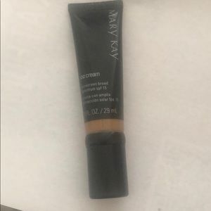 May Kay CC cream Deep